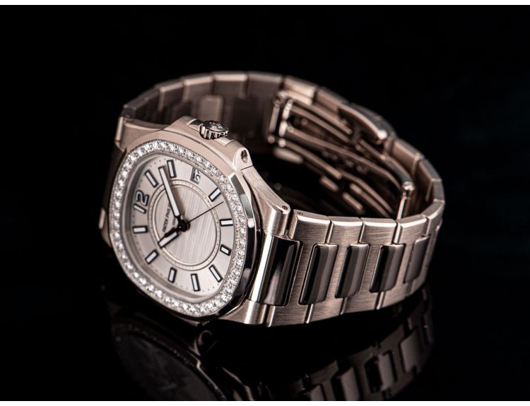 Patek philippe nautilus shop white gold diamond